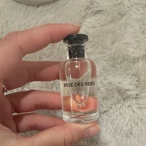 Louis Vuitton Rose Des Vents Fragrance with Black Cap